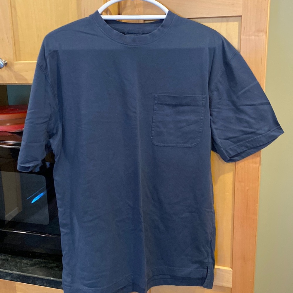 Adult small RedHead pocket short sleeve t-shirt.